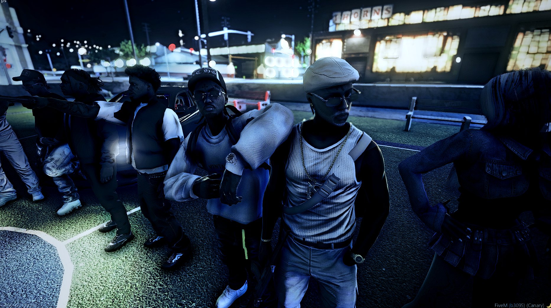 Gang de rue la nuit devant une boutique sur Stalya RP